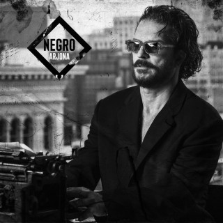 Ricardo Arjona - Negro album cover