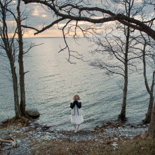 ionnalee - CLOSE YOUR EYES album cover