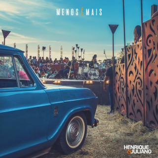 Henrique & Juliano - Menos É Mais live album cover