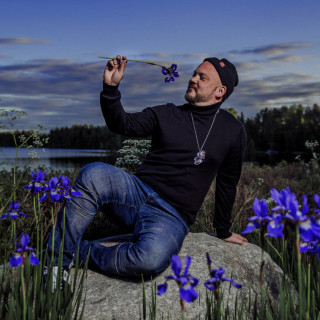 Pyhimys - Mies & Tunteet (Vain Elämää Kausi 9) soundtrack cover